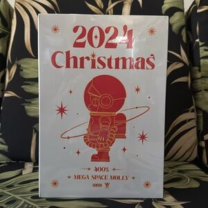 Pop MART Mega Space Molly Christmas 2024